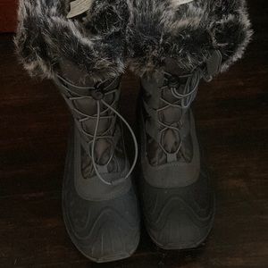 Snow boots only worn once